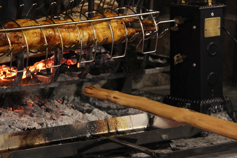 Fire Pit Rôtissoire tourne-broche Barbecue cochon agneau Barbecue Broche Rod feu de camp lance